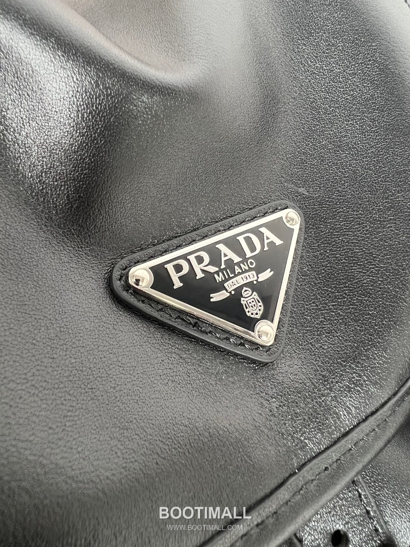 Prada Zaino Large Nappa Lambskin Black Backpack 프라다 자이노 라지 2VZ110 나파 램스킨 블랙 백팩 39cm 6