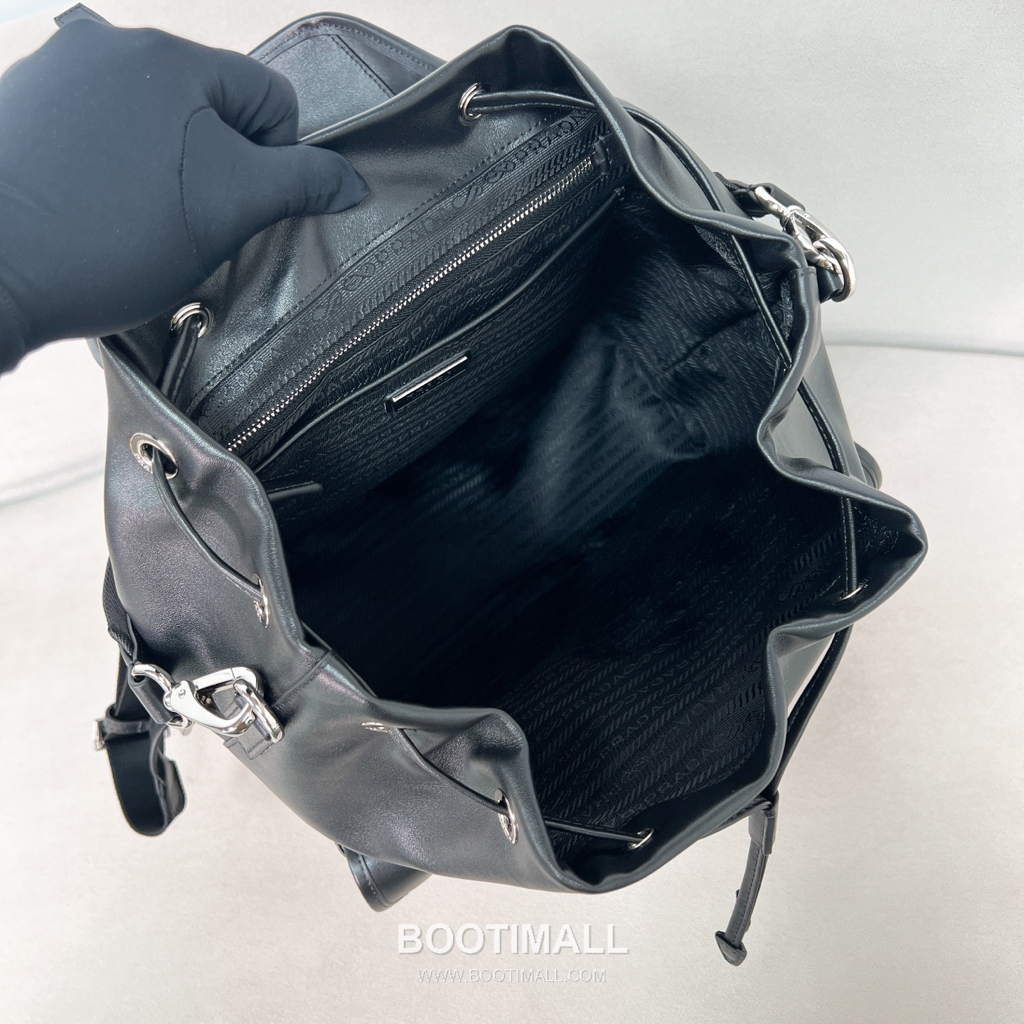 Prada Zaino Large Nappa Lambskin Black Backpack 프라다 자이노 라지 2VZ110 나파 램스킨 블랙 백팩 39cm 8