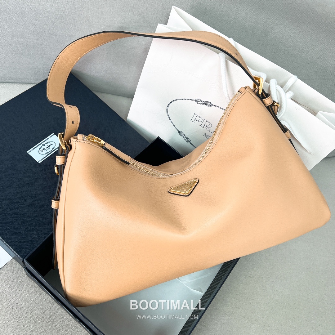 Prada Aimee Cowhide Apricot Hobo Bag 프라다 에이미 1BC228 소가죽 살구 호보백 39cm 3
