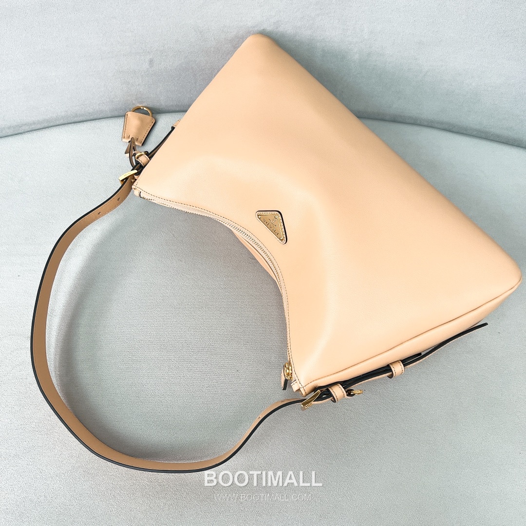 Prada Aimee Cowhide Apricot Hobo Bag 프라다 에이미 1BC228 소가죽 살구 호보백 39cm 7