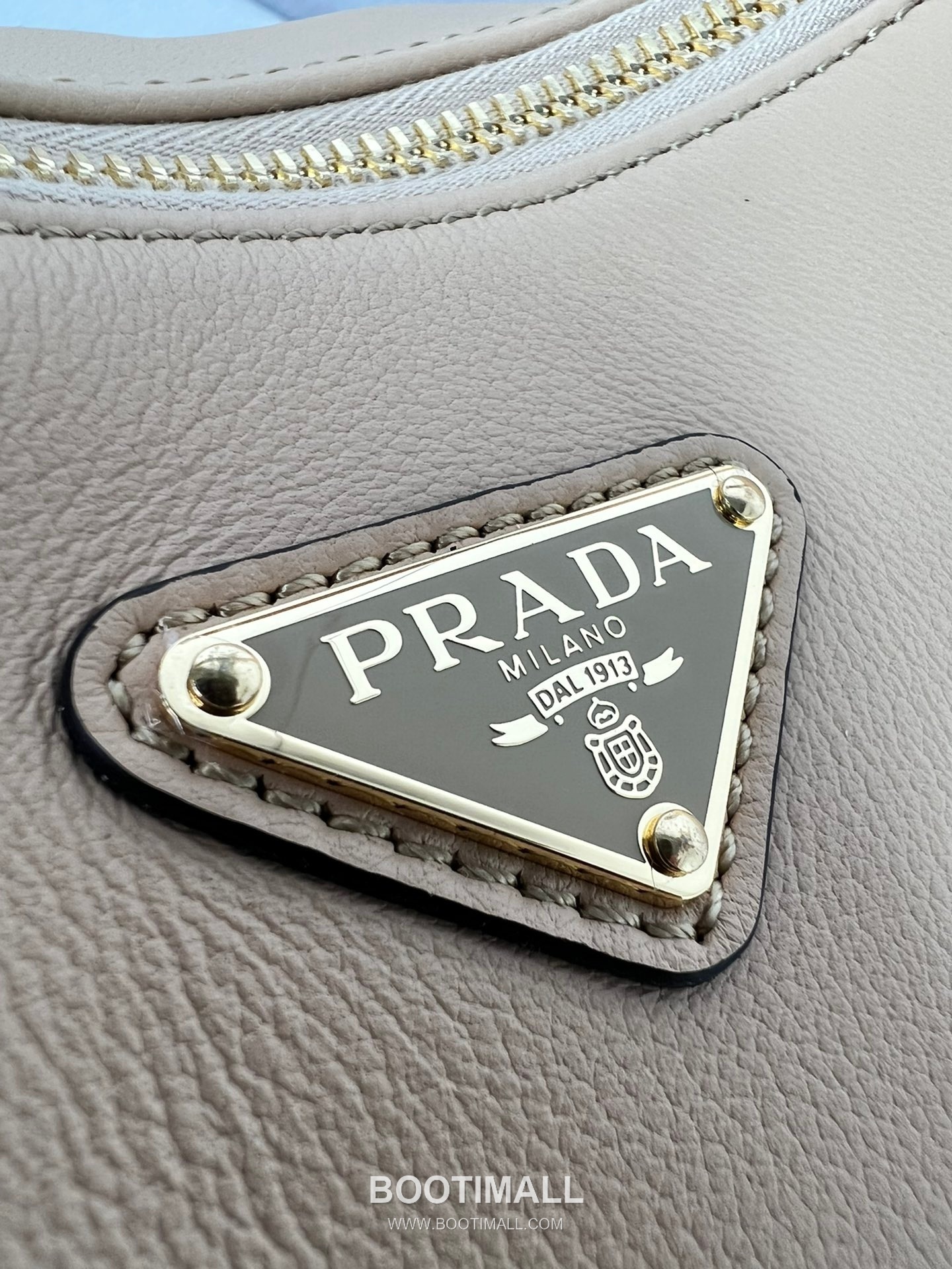 Prada Aimee Cowhide Apricot Hobo Bag 프라다 에이미 1BC228 소가죽 살구 호보백 39cm 8