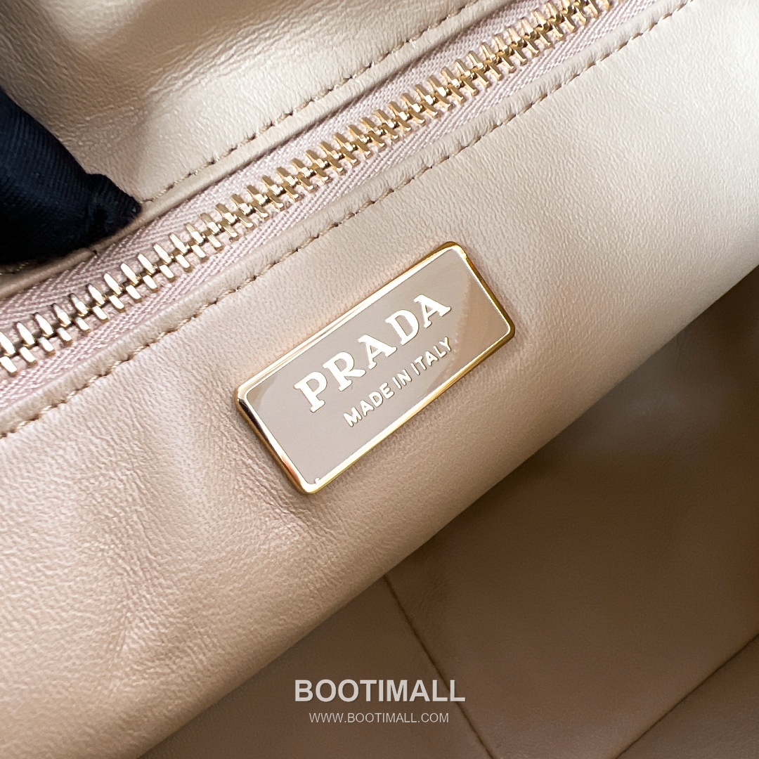 Prada Aimee Cowhide Apricot Hobo Bag 프라다 에이미 1BC228 소가죽 살구 호보백 39cm 11