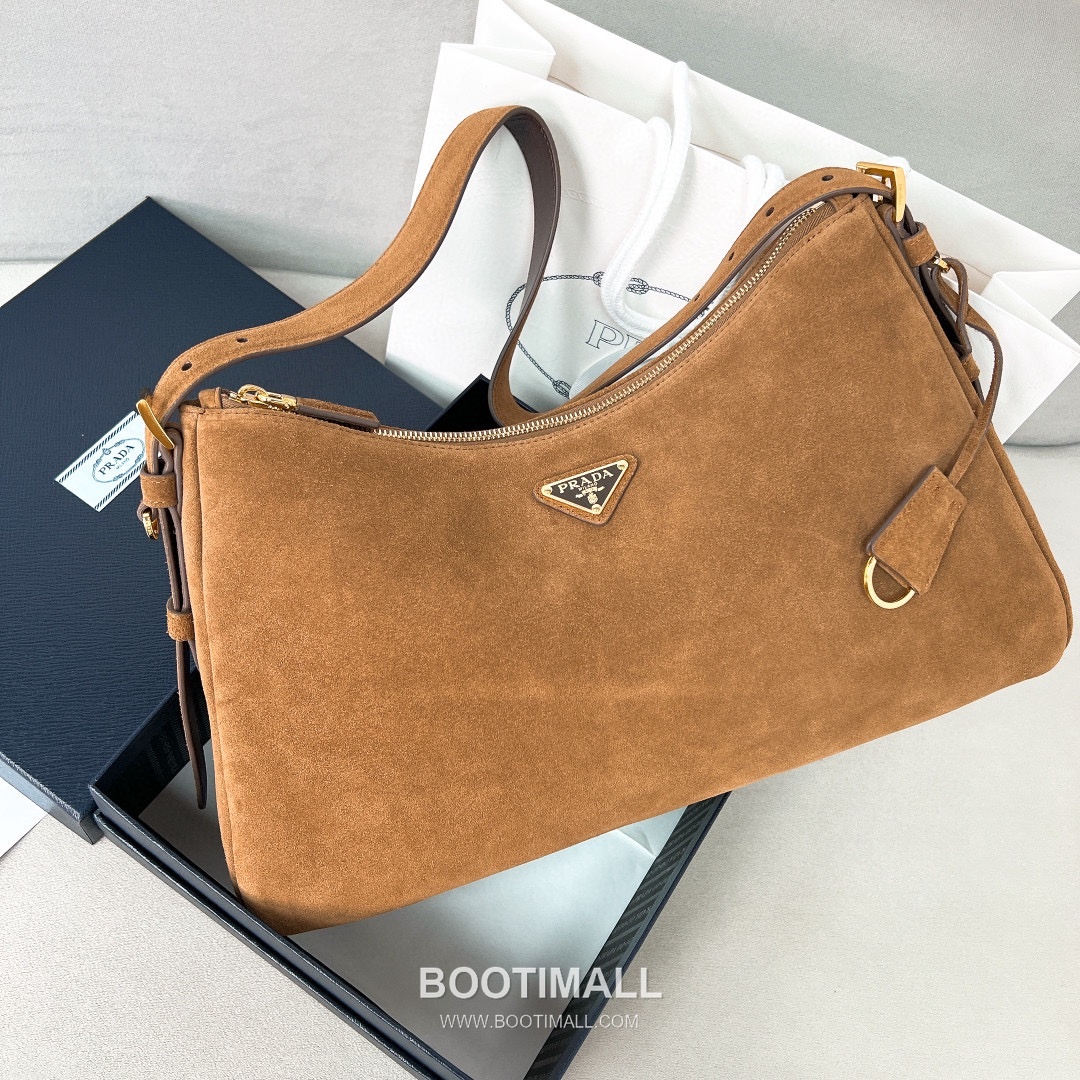 Prada Aimee Triangle Logo Suede Cocoa Brown Shoulder Bag 프라다 아미 트라이앵글 로고 1BC228 스웨이드 코코아 브라운 숄더백 39cm 3