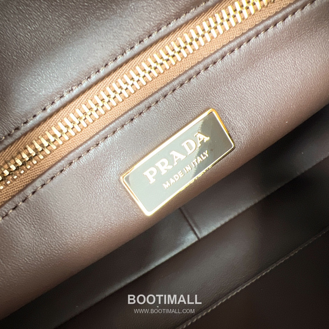 Prada Aimee Triangle Logo Suede Cocoa Brown Shoulder Bag 프라다 아미 트라이앵글 로고 1BC228 스웨이드 코코아 브라운 숄더백 39cm 11