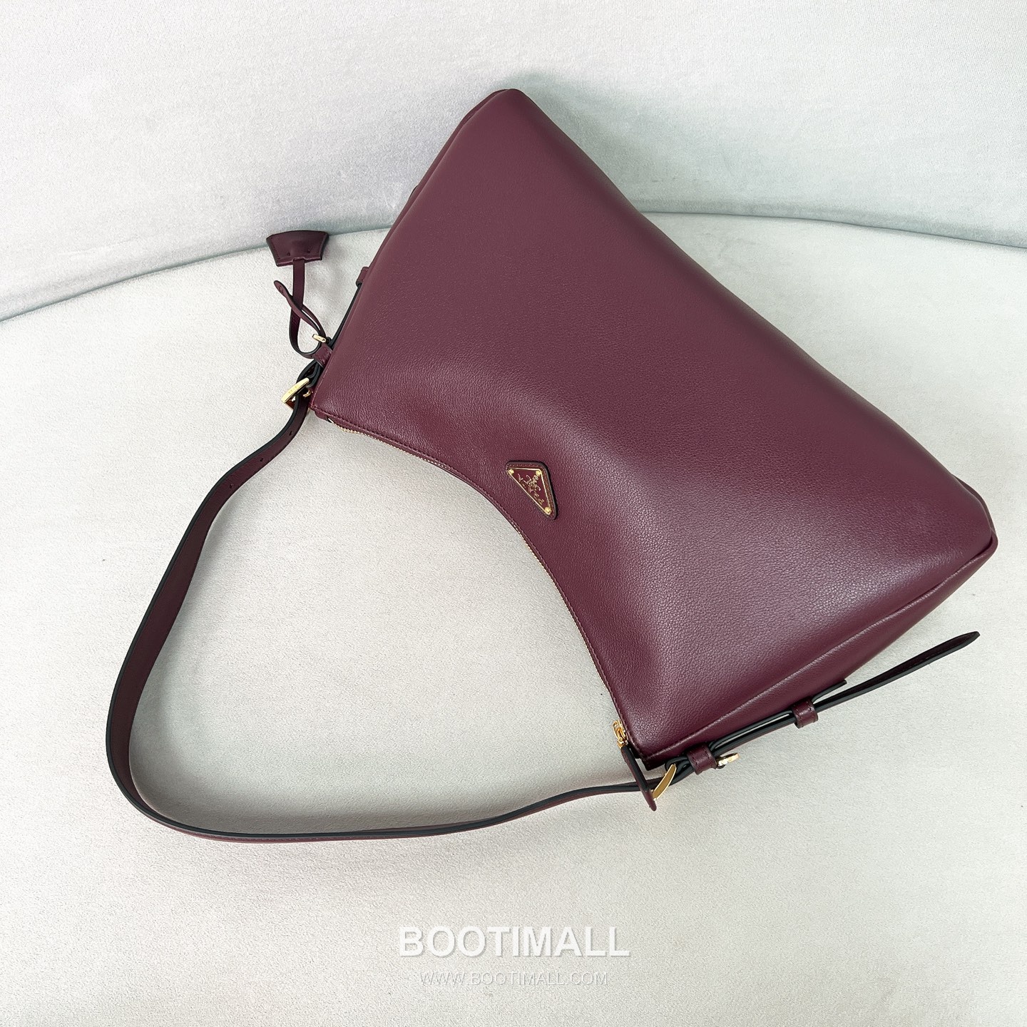 Prada Aimee Cowhide Burgundy Hobo Bag 프라다 에이미 1BC228 소가죽 버건디 호보백 39cm 6