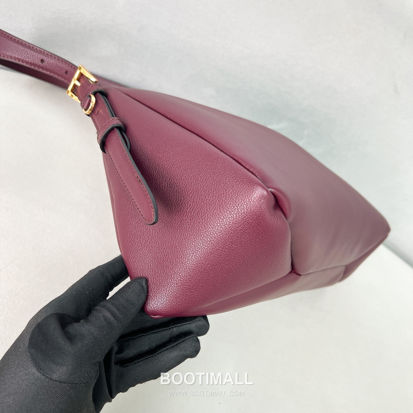 Prada Aimee Cowhide Burgundy Hobo Bag 프라다 에이미 1BC228 소가죽 버건디 호보백 39cm 8