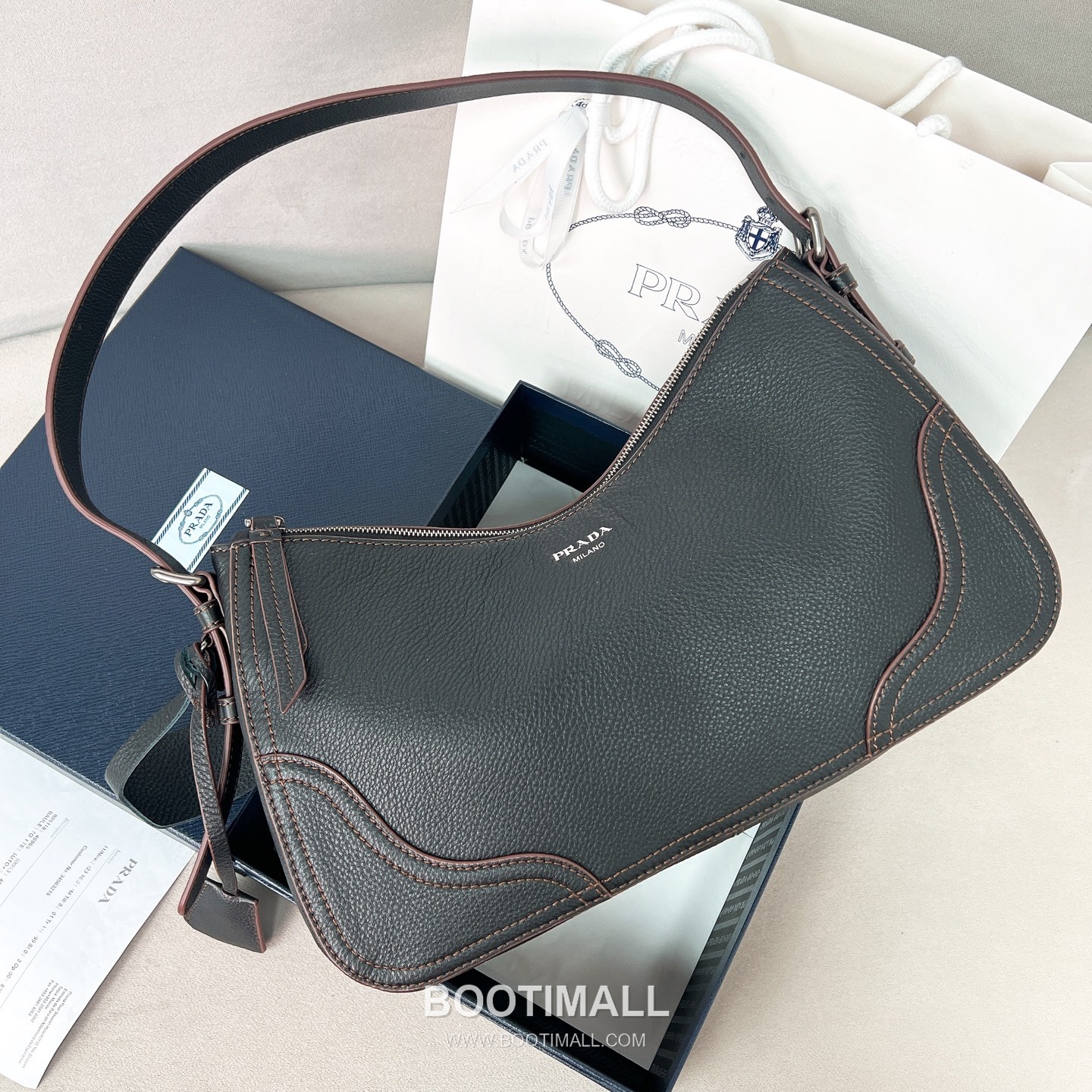 Prada Aimee Deerskin Black Hobo Bag 프라다 에이미 1BC280 디어스킨 블랙 호보백 36cm 2
