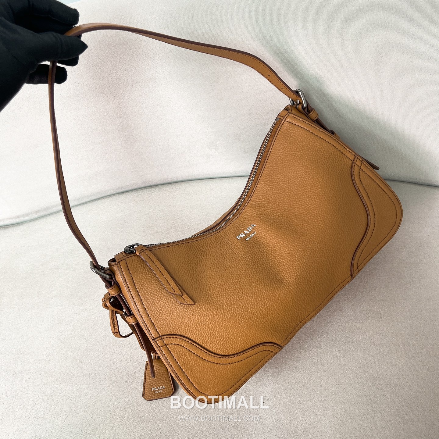 Prada Aimee Deerskin Caramel Hobo Bag 프라다 에이미 1BC280 디어스킨 카라멜 호보백 36cm 5