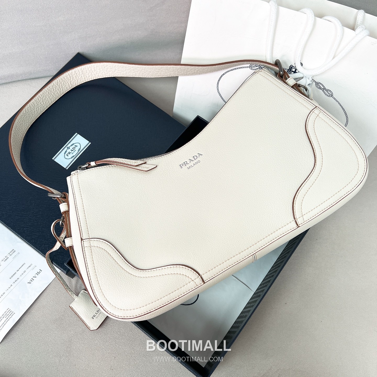 Prada Aimee Deerskin Black Hobo Bag 프라다 에이미 1BC280 디어스킨 블랙 호보백 36cm 3