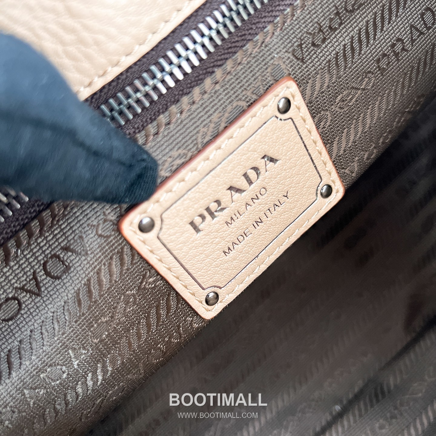 Prada Aimee Deerskin Milk Tea Beige Hobo Bag 프라다 에이미 1BC280 디어스킨 밀크티 베이지 호보백 36cm 11