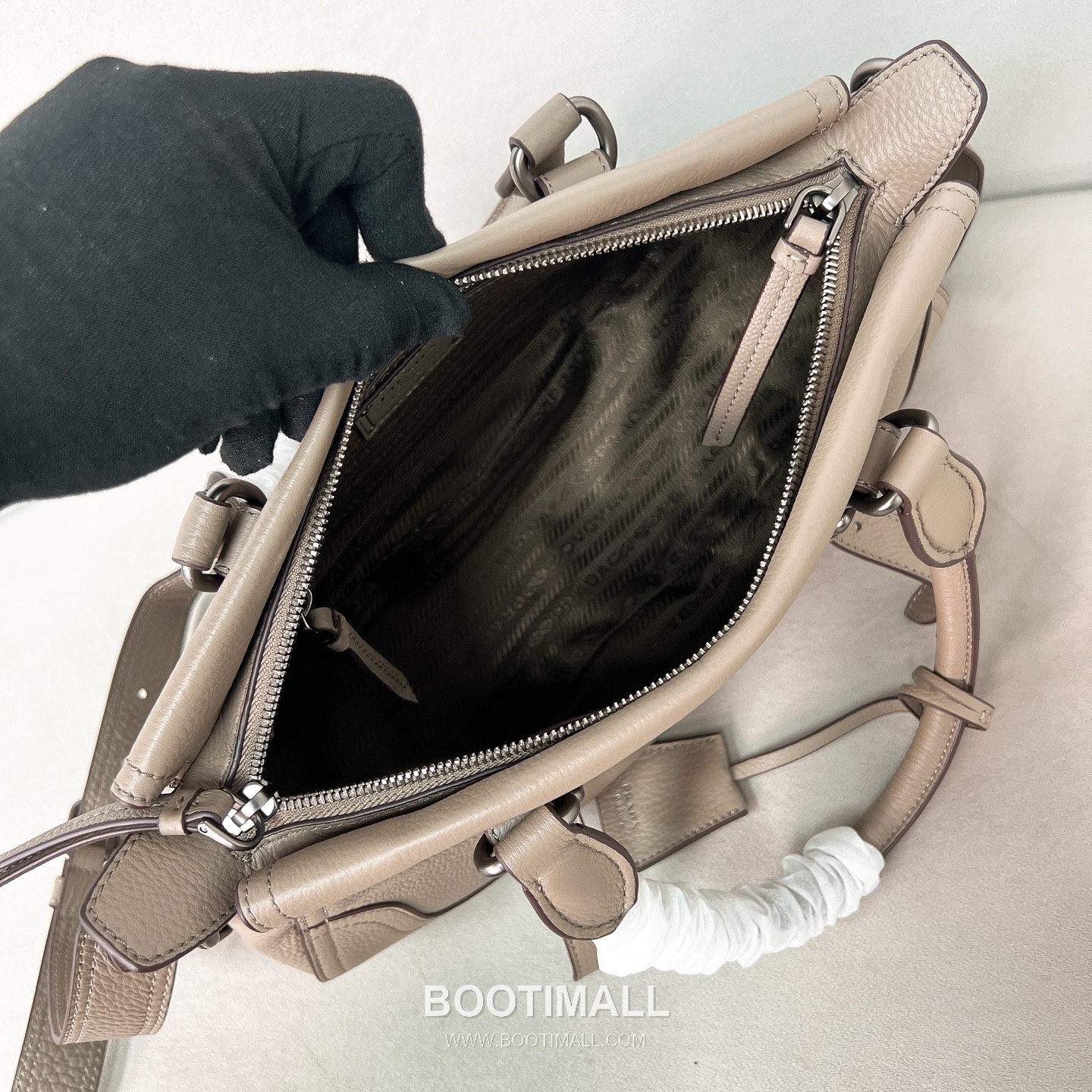 Prada Pebbled Tote Deerskin Taupe Bag 프라다 1BG604 페블드 토트 디어스킨 토프 35cm 9