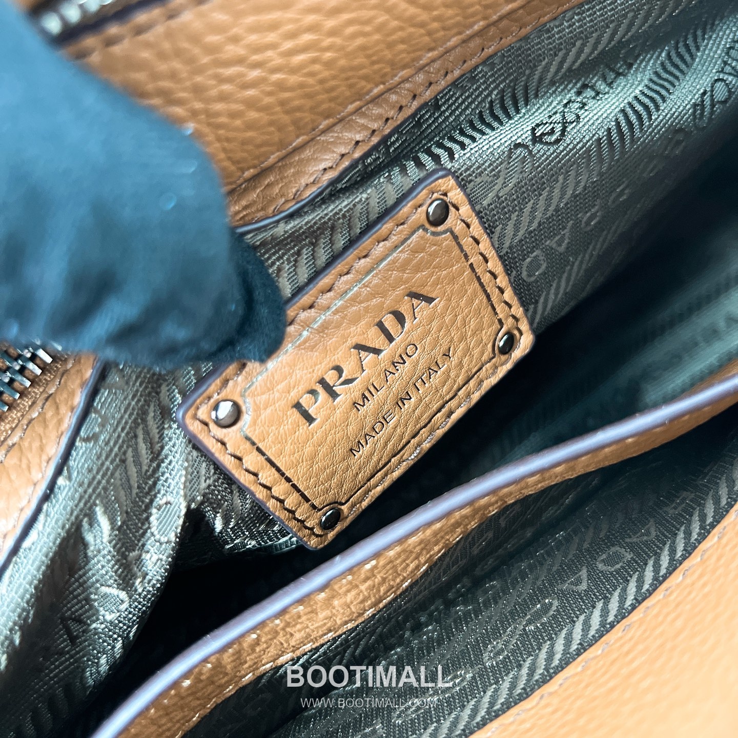 Prada Pebbled Deerskin Caramel Tote Bag 프라다 1BG604 페블드 디어스킨 카라멜 토트백 35cm 10