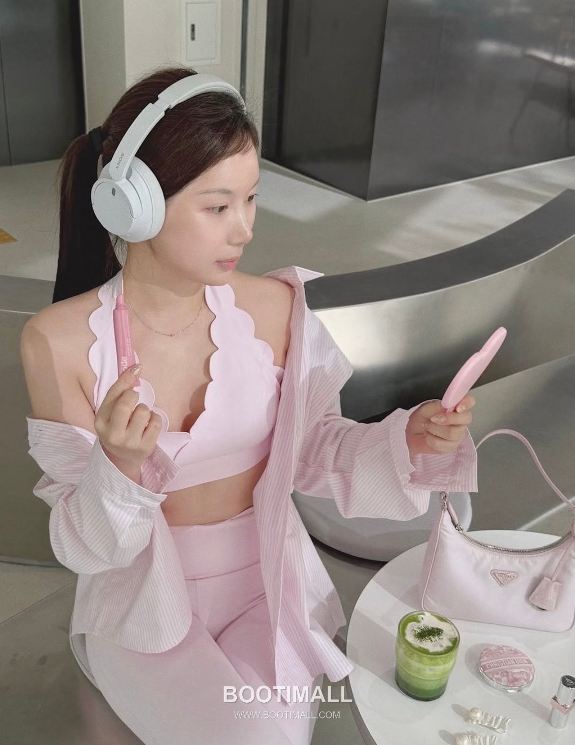 Prada Re-Edition 2005 Leather Pink Hobo Bag 프라다 리 에디션 2005 1N204M 레더 핑크 호보백 22cm 2