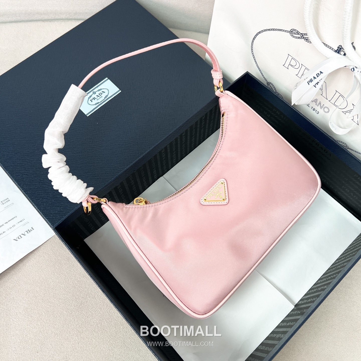 Prada Re-Edition 2005 Leather Pink Hobo Bag 프라다 리 에디션 2005 1N204M 레더 핑크 호보백 22cm 4