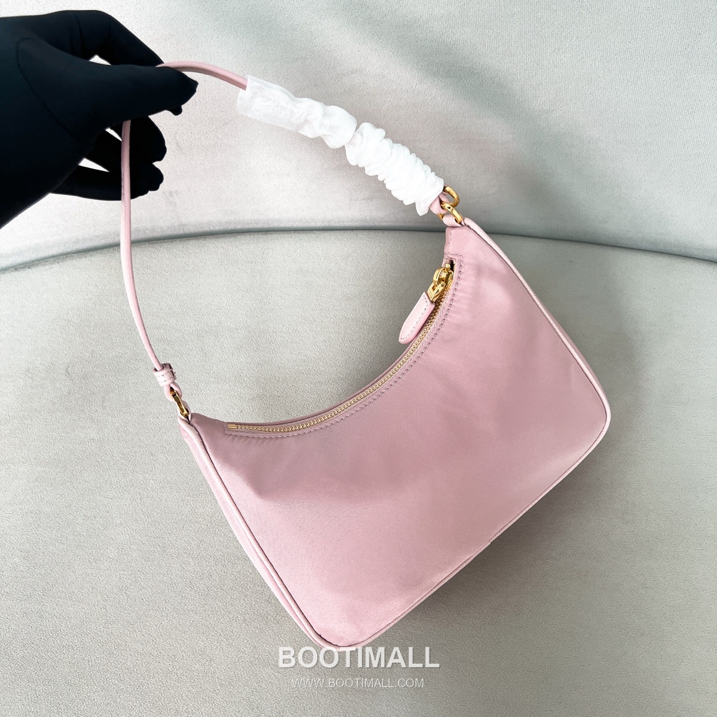 Prada Re-Edition 2005 Leather Pink Hobo Bag 프라다 리 에디션 2005 1N204M 레더 핑크 호보백 22cm 7