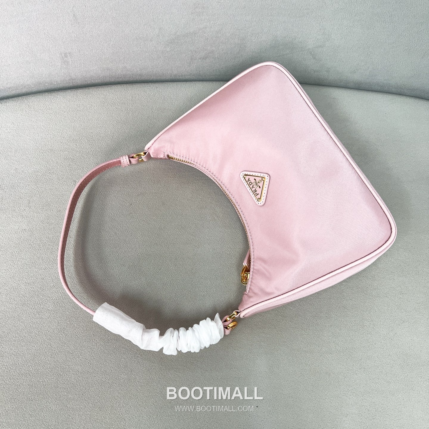 Prada Re-Edition 2005 Leather Pink Hobo Bag 프라다 리 에디션 2005 1N204M 레더 핑크 호보백 22cm 8