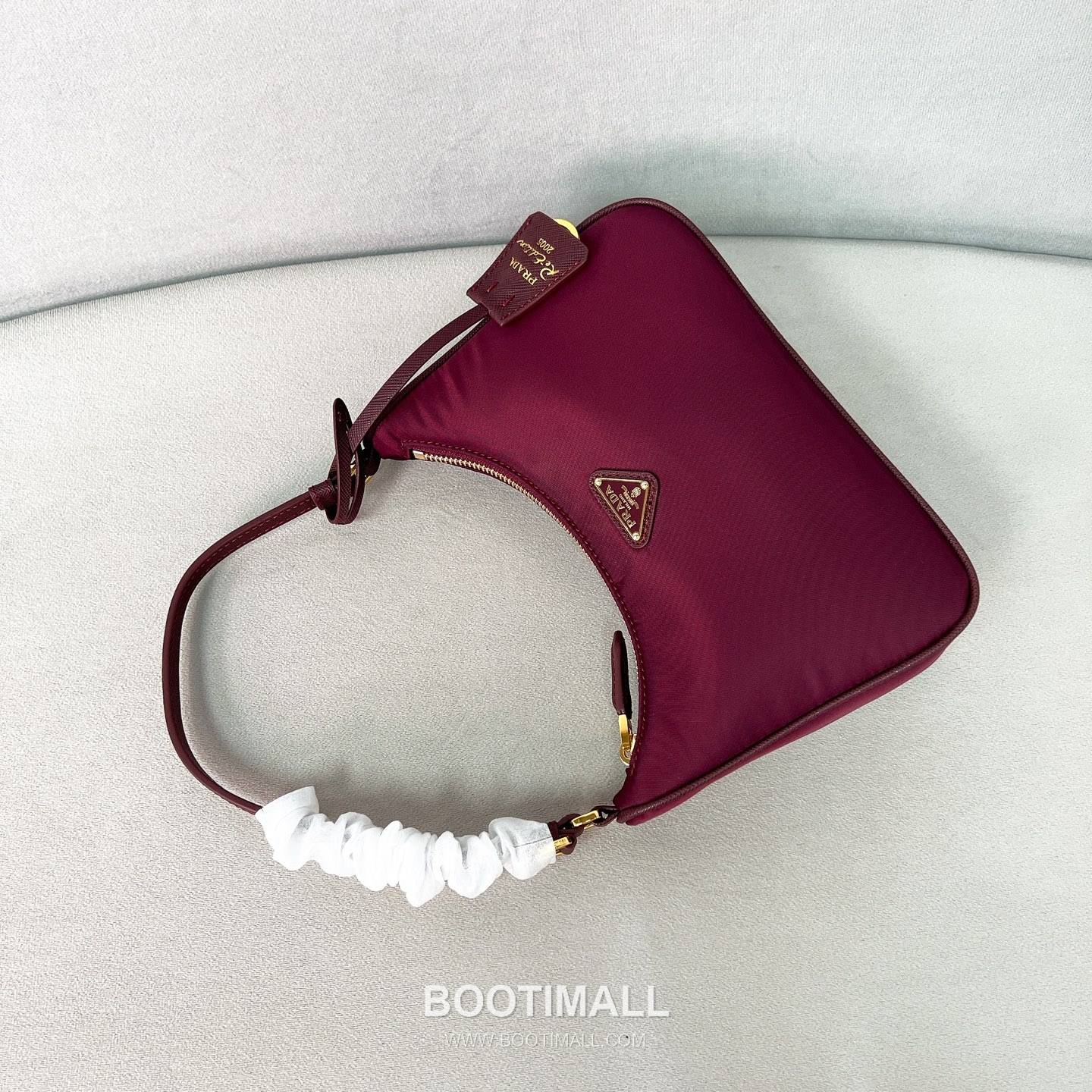Prada Re-Edition 2005 Hobo Leather Burgundy Shoulder Bag 프라다 리 에디션 2005 호보 1N204M 레더 버건디 숄더백 22cm 6