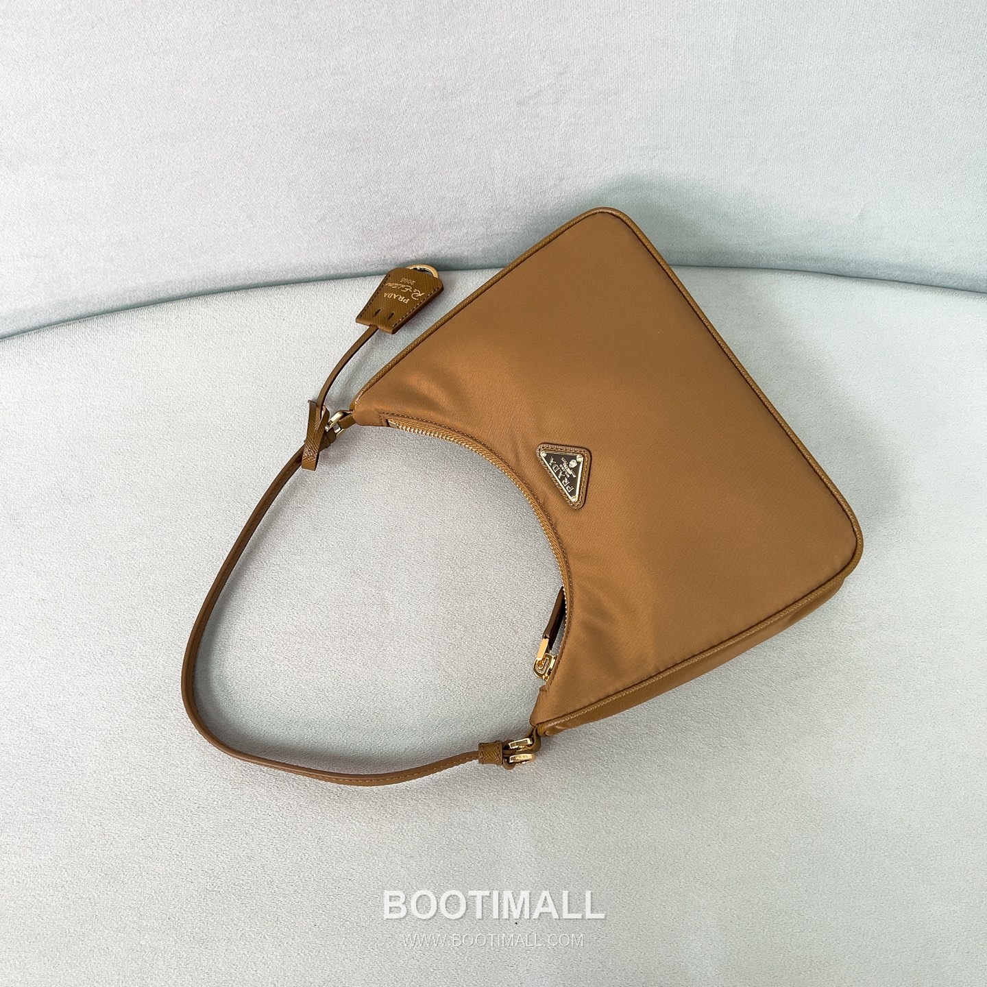 Prada Re-Edition 2005 Hobo Leather Black Shoulder Bag 프라다 리 에디션 2005 호보 1N204M 레더 블랙 숄더백 22cm 10