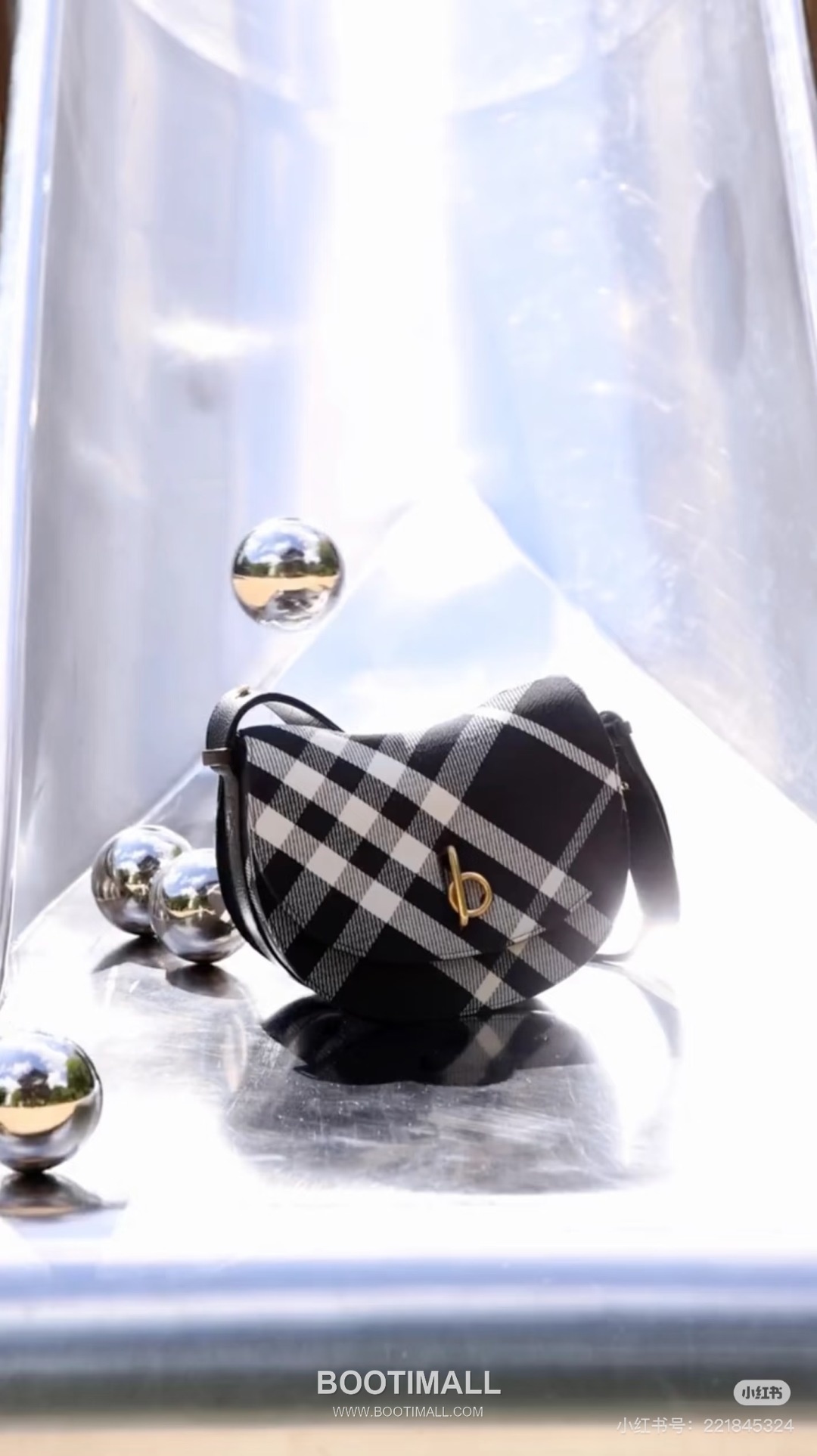 Burberry Check Wool Curved 330170 Beige Shoulder Bag 버버리 체크 울 커브드 330170 베이지 숄더백 26cm 4