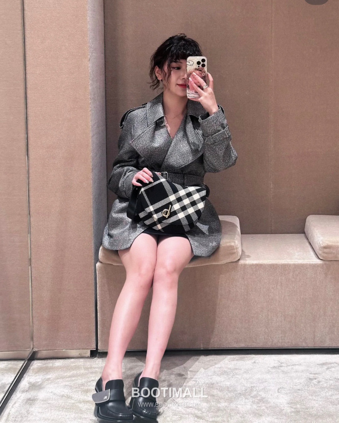 Burberry Check Wool Curved 330170 Beige Shoulder Bag 버버리 체크 울 커브드 330170 베이지 숄더백 26cm 9