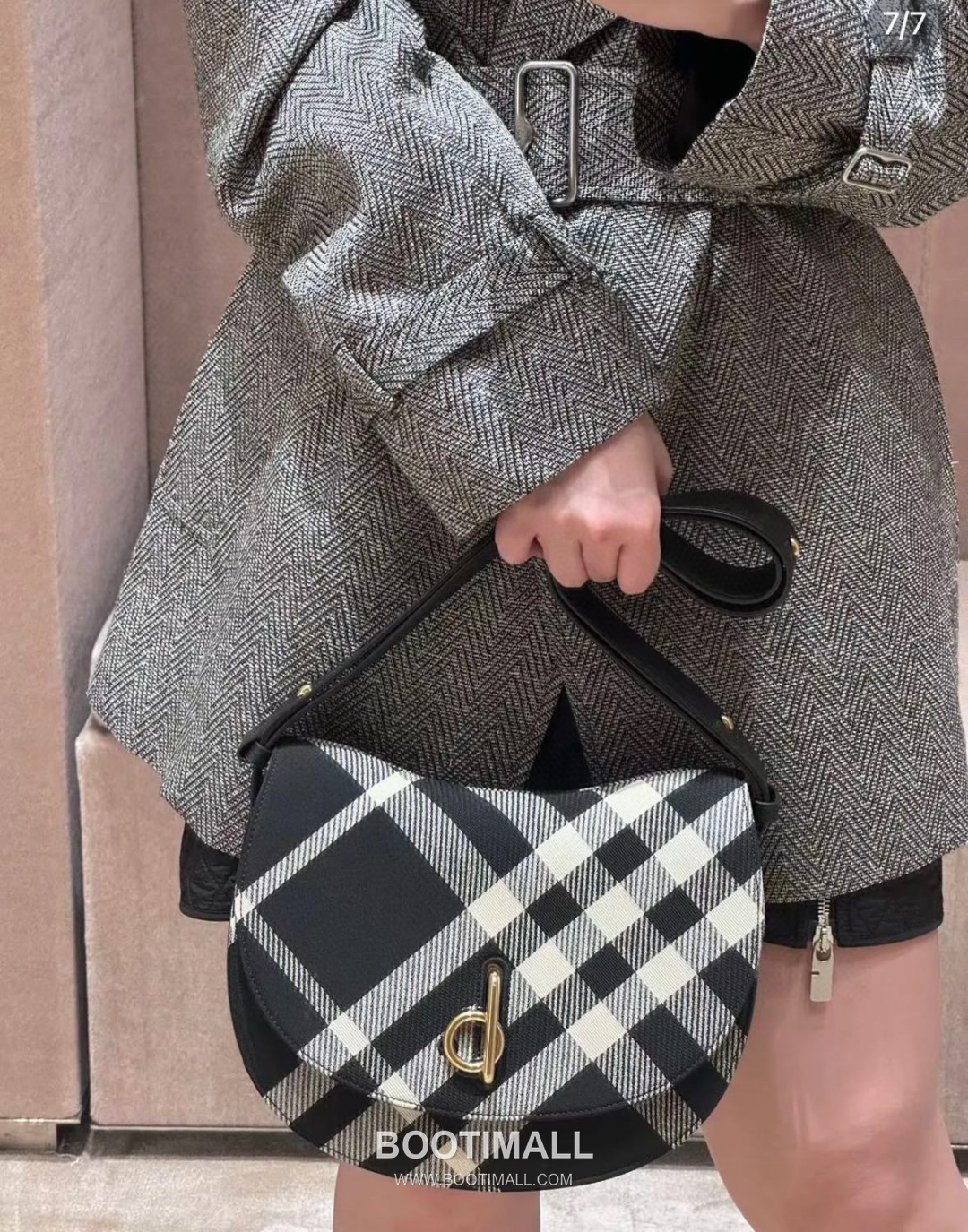 Burberry Check Wool Curved 330170 Beige Shoulder Bag 버버리 체크 울 커브드 330170 베이지 숄더백 26cm 10