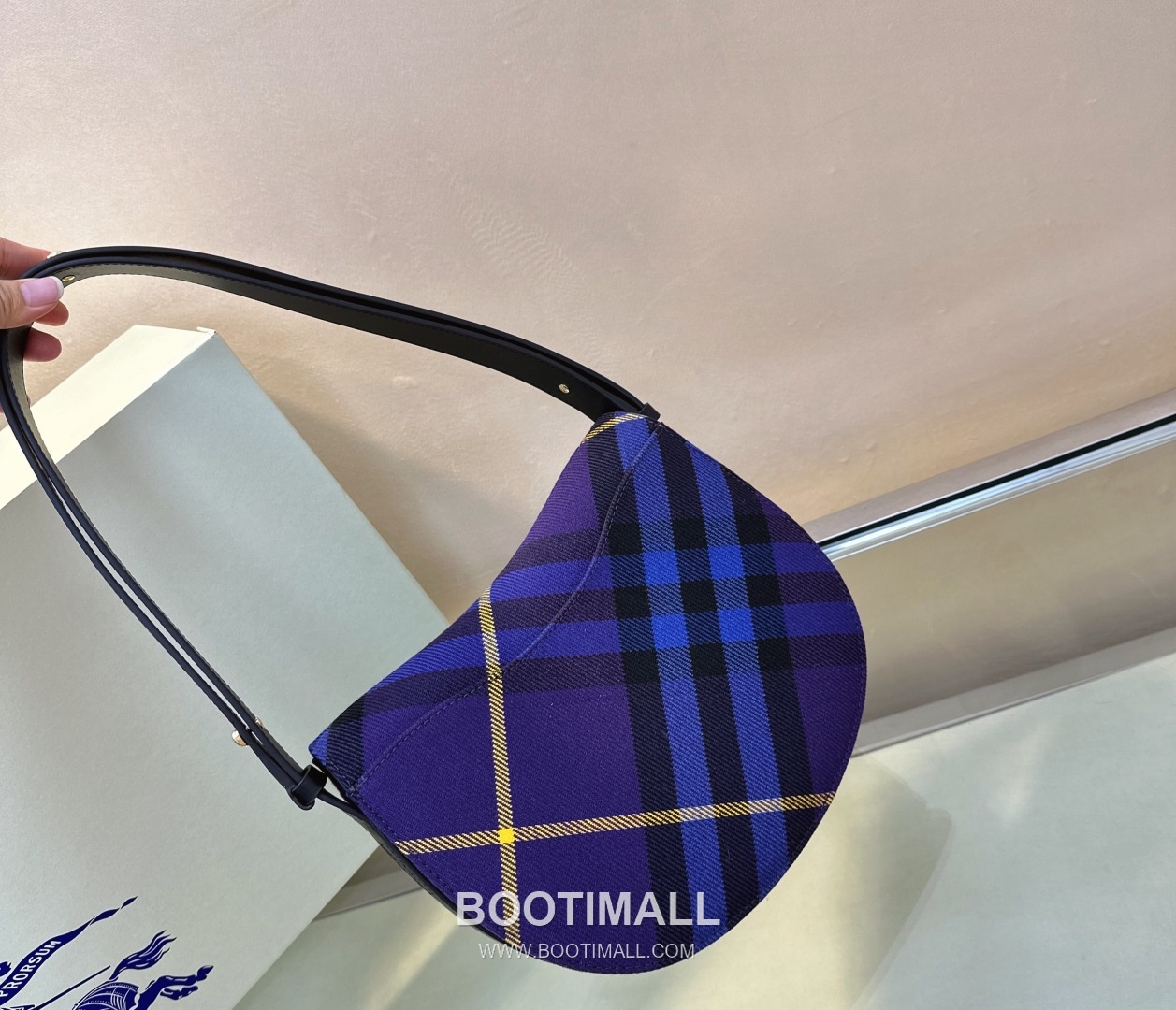 Burberry Check Wool Curved 330170 Beige Shoulder Bag 버버리 체크 울 커브드 330170 베이지 숄더백 26cm 17