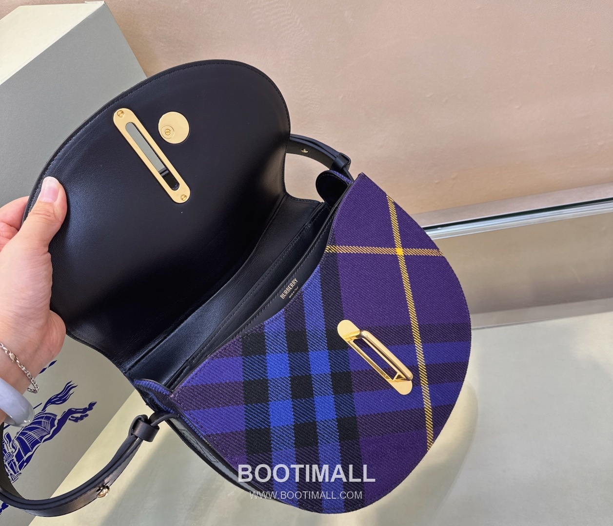 Burberry Check Wool Curved 330170 Beige Shoulder Bag 버버리 체크 울 커브드 330170 베이지 숄더백 26cm 20