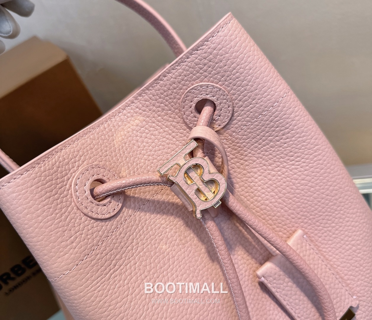 Burberry TB Thomas Bucket Grained Calfskin Bag 버버리 TB 토마스 버킷 그레인드 카프스킨 26cm 13