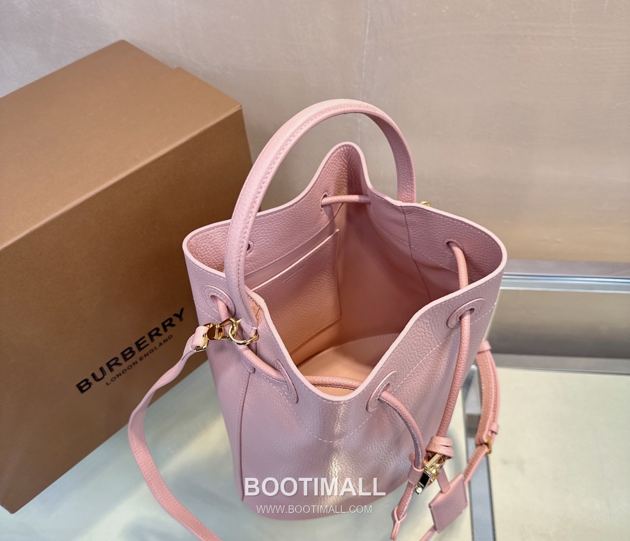 Burberry TB Thomas Bucket Grained Calfskin Bag 버버리 TB 토마스 버킷 그레인드 카프스킨 26cm 14