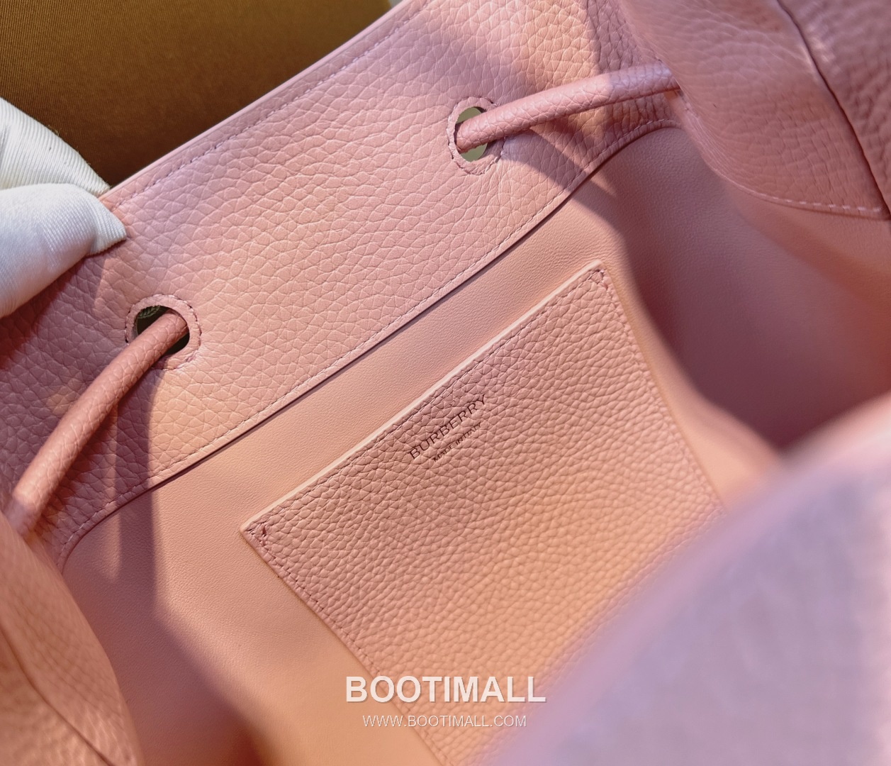 Burberry TB Thomas Bucket Grained Calfskin Bag 버버리 TB 토마스 버킷 그레인드 카프스킨 26cm 15