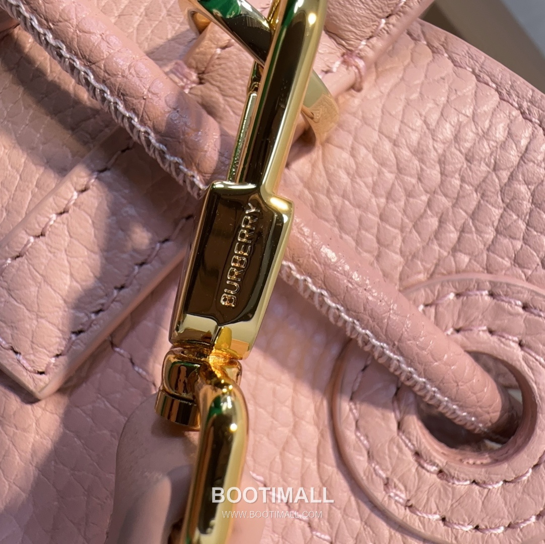 Burberry TB Thomas Bucket Grained Calfskin Bag 버버리 TB 토마스 버킷 그레인드 카프스킨 26cm 17