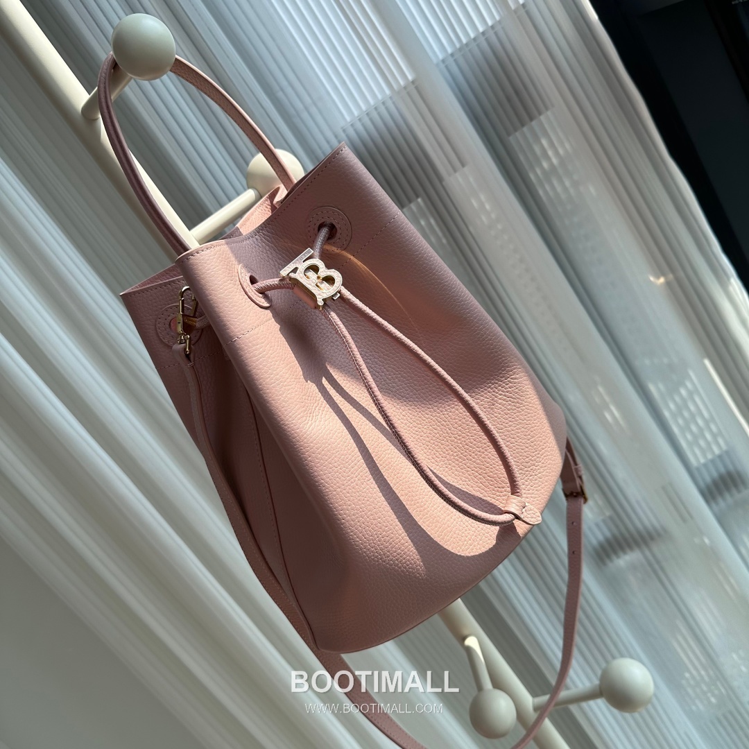 Burberry TB Thomas Bucket Grained Calfskin Bag 버버리 TB 토마스 버킷 그레인드 카프스킨 26cm 21
