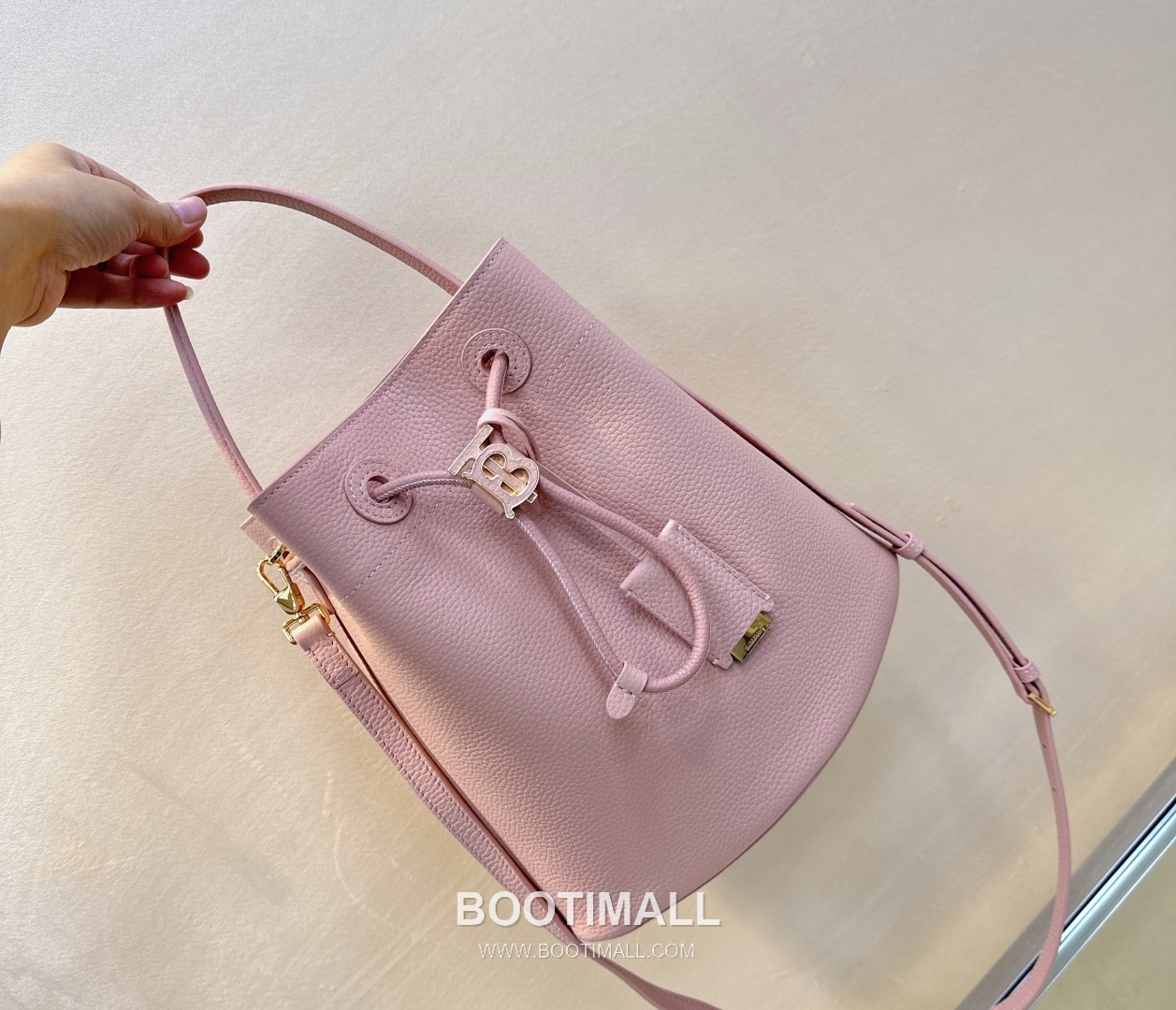 Burberry TB Thomas Bucket Grained Calfskin Bag 버버리 TB 토마스 버킷 그레인드 카프스킨 26cm 24