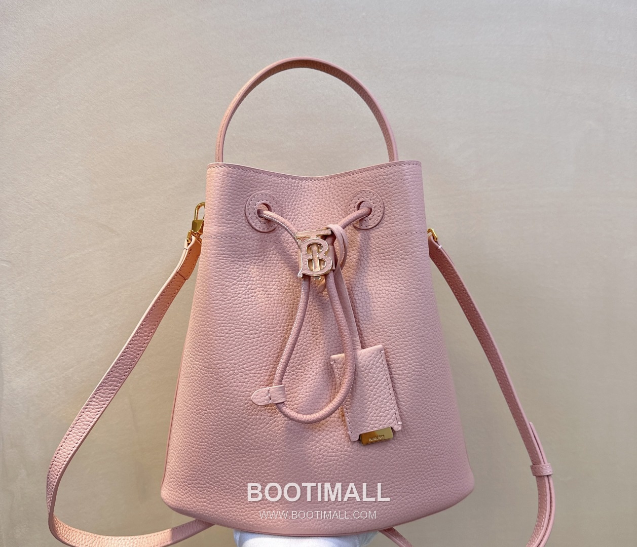 Burberry TB Thomas Bucket Grained Calfskin Bag 버버리 TB 토마스 버킷 그레인드 카프스킨 26cm 25