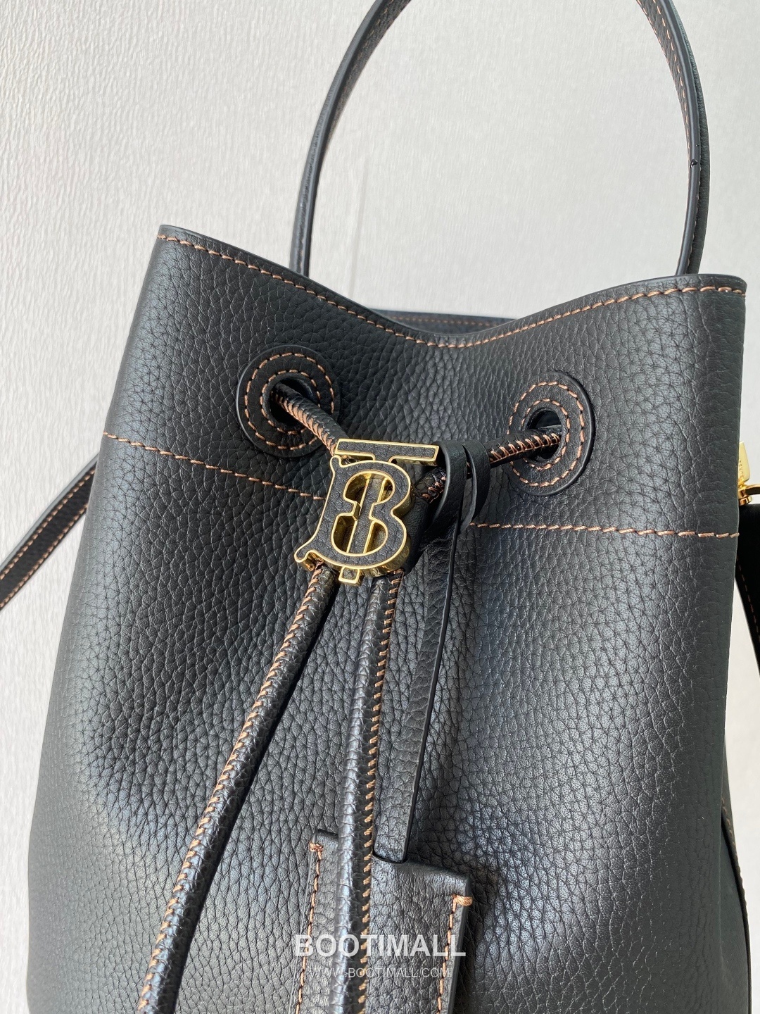 Burberry TB Thomas Bucket Grained Calfskin Bag 버버리 TB 토마스 버킷 그레인드 카프스킨 26cm 14