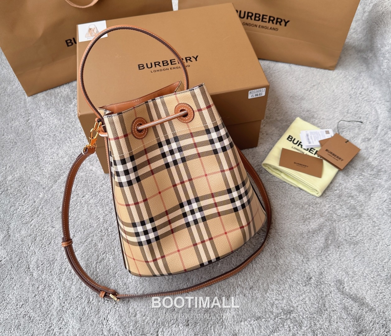 Burberry Vintage Check Bucket Brown Bag 버버리 빈티지 체크 버킷 6911630 브라운 26cm 9