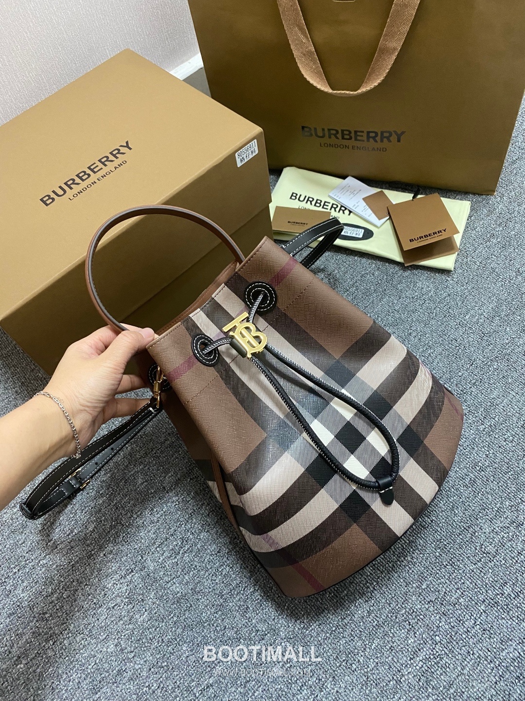 Burberry Bucket 6911630 Birch Brown Bag 버버리 버킷 6911630 버치 브라운 26cm 14