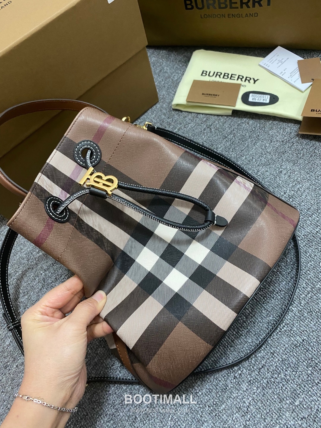 Burberry Bucket 6911630 Birch Brown Bag 버버리 버킷 6911630 버치 브라운 26cm 16