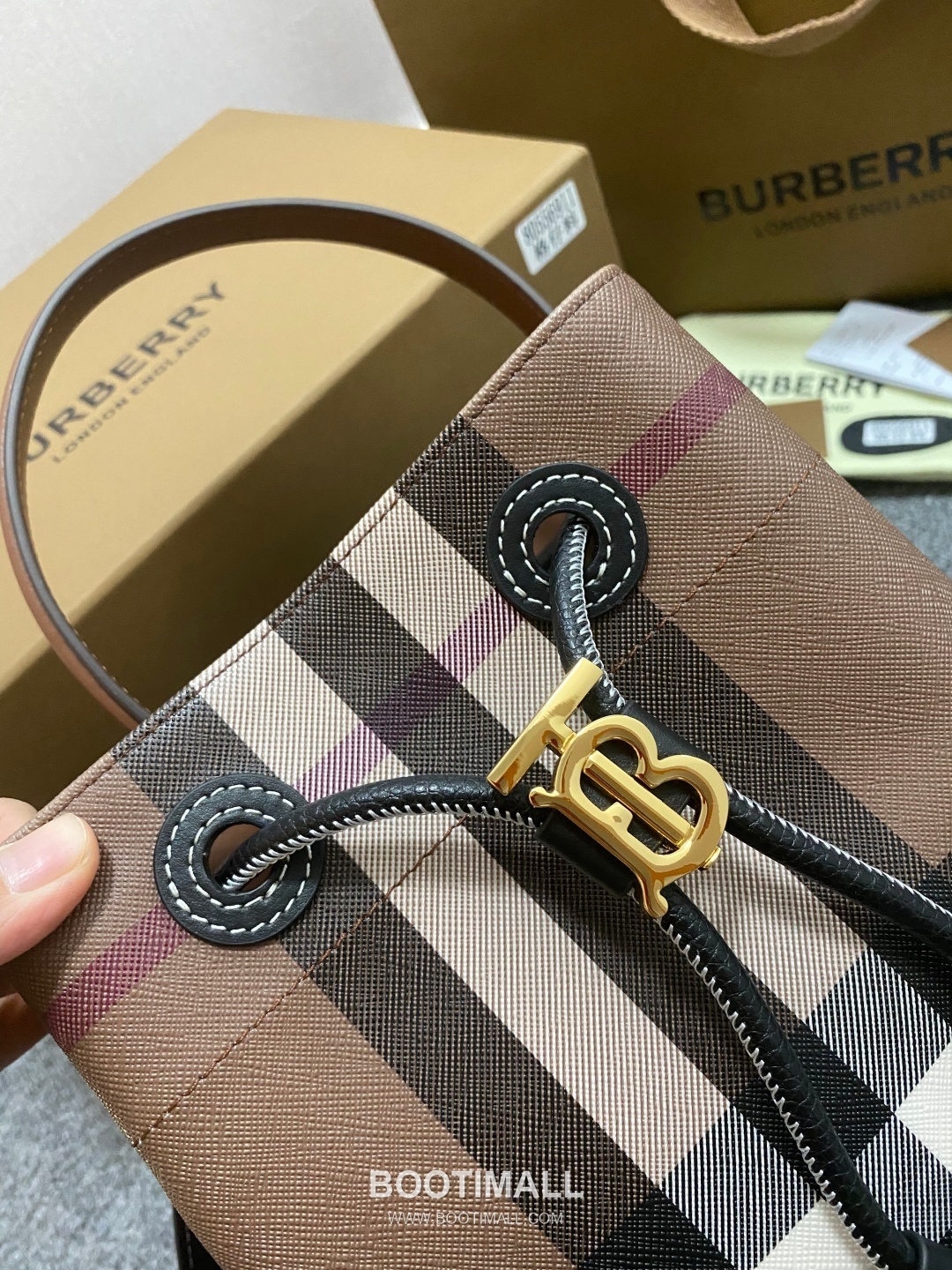 Burberry Bucket 6911630 Birch Brown Bag 버버리 버킷 6911630 버치 브라운 26cm 17