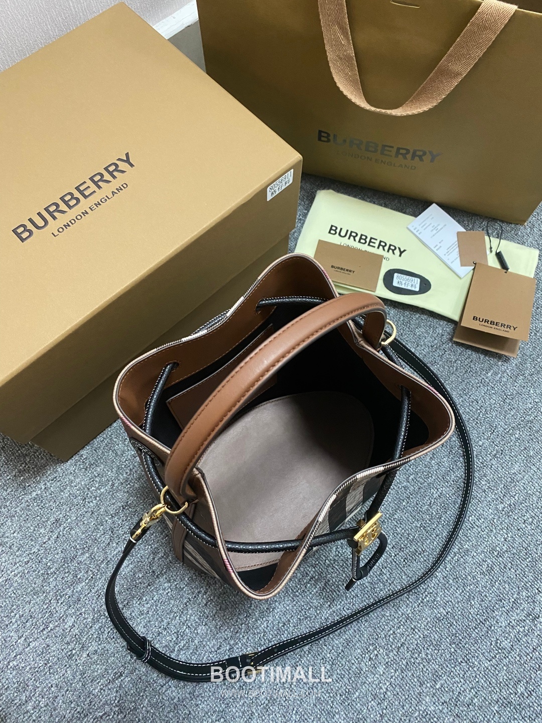 Burberry Bucket 6911630 Birch Brown Bag 버버리 버킷 6911630 버치 브라운 26cm 19