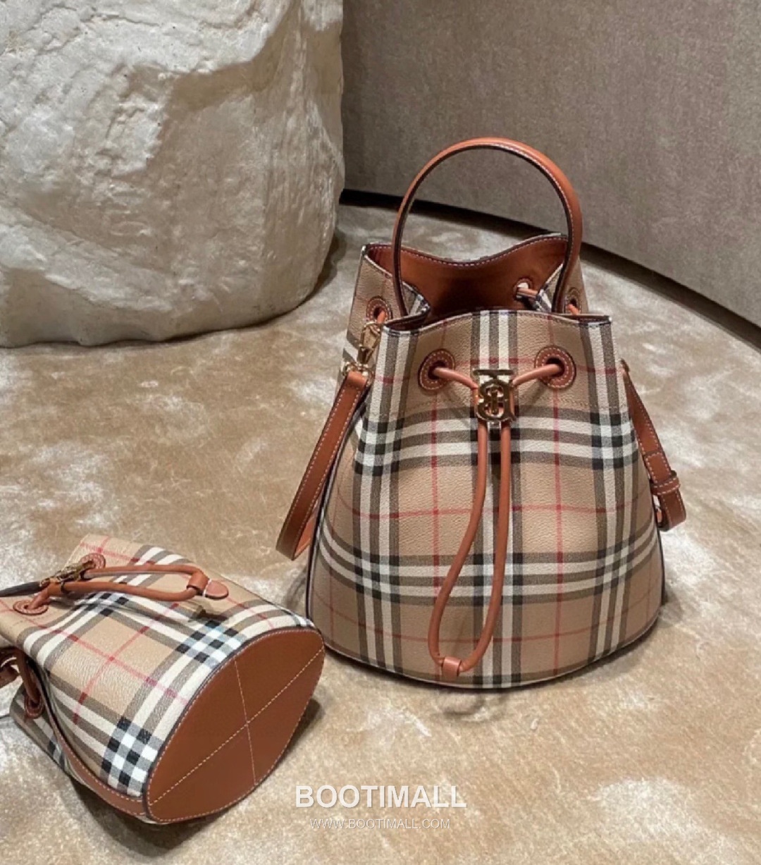 Burberry 184160 Bucket Eco-Friendly Synthetic Birch Brown Bag 버버리 184160 버킷 친환경 합성 소재 자작나무 브라운 18.5cm 6