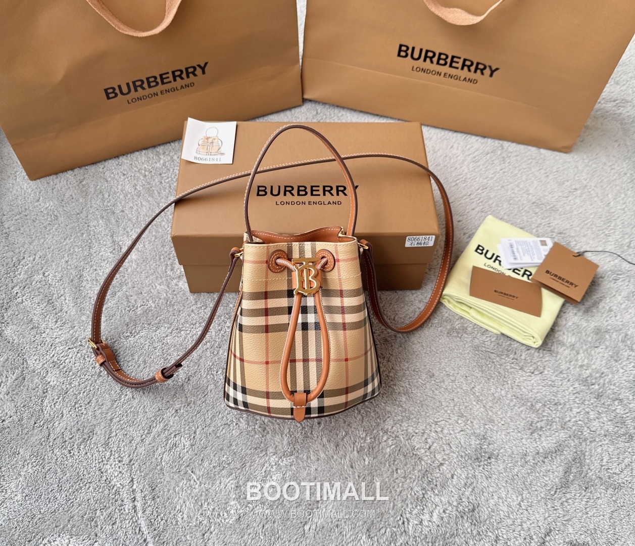 Burberry 184160 Bucket Eco-Friendly Synthetic Birch Brown Bag 버버리 184160 버킷 친환경 합성 소재 자작나무 브라운 18.5cm 10