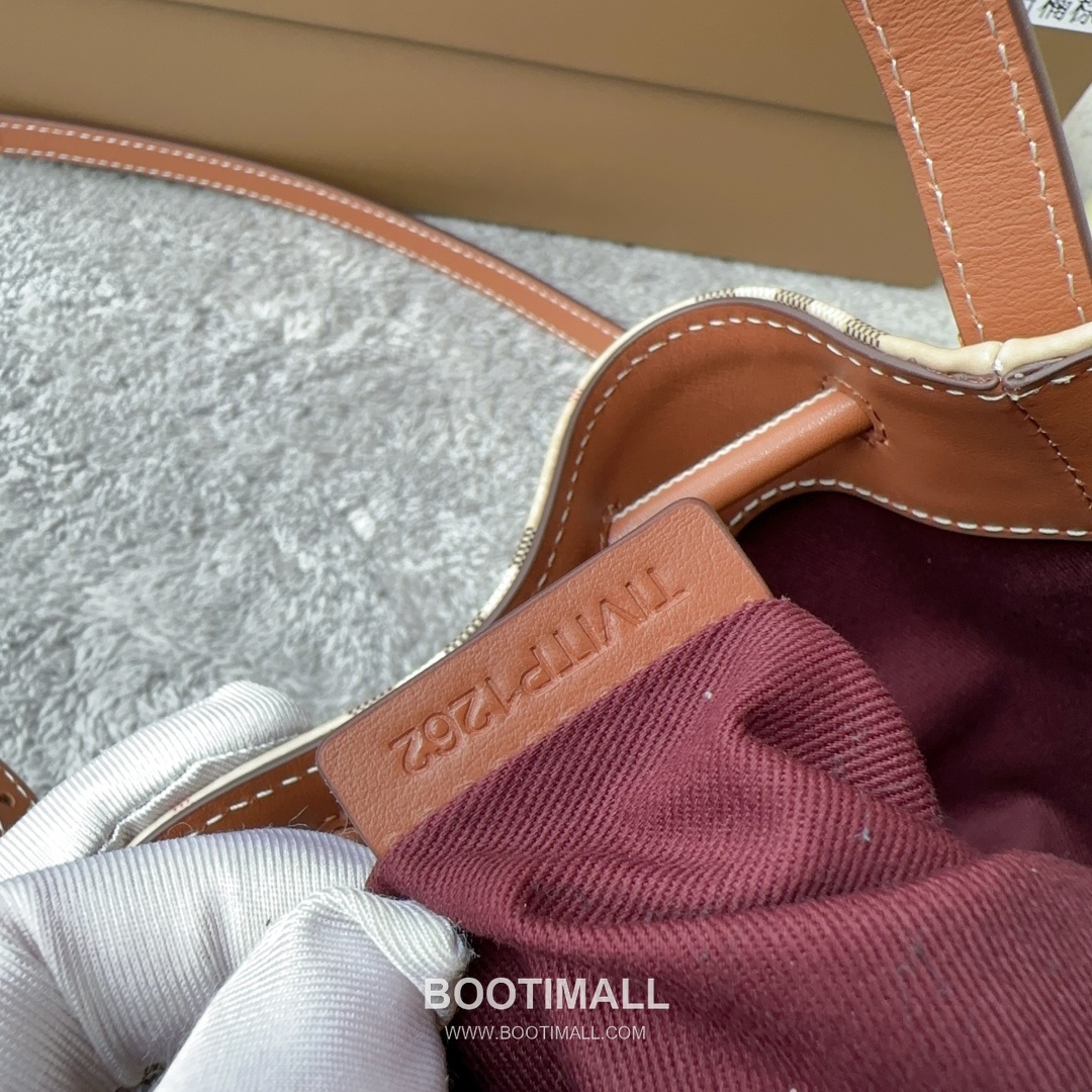 Burberry 184160 Bucket Eco-Friendly Synthetic Birch Brown Bag 버버리 184160 버킷 친환경 합성 소재 자작나무 브라운 18.5cm 18