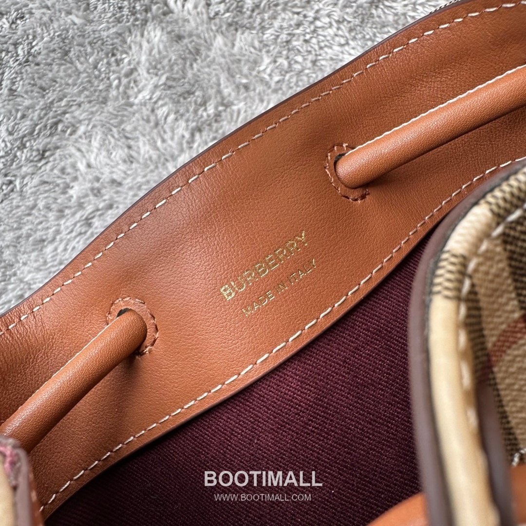 Burberry 184160 Bucket Eco-Friendly Synthetic Birch Brown Bag 버버리 184160 버킷 친환경 합성 소재 자작나무 브라운 18.5cm 19