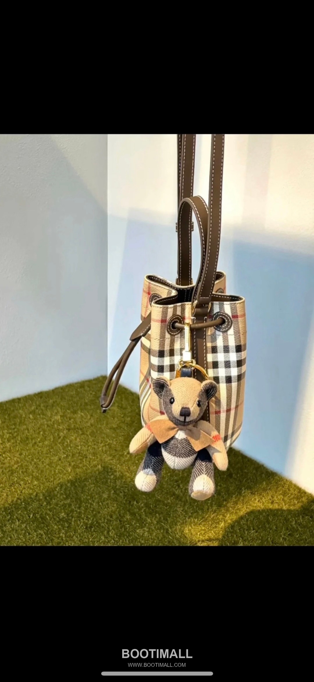 Burberry 184160 Small Bucket Eco-Friendly Synthetic New Color Bag 버버리 184160 스몰 버킷 친환경 합성 소재 뉴 컬러 18.5cm 2