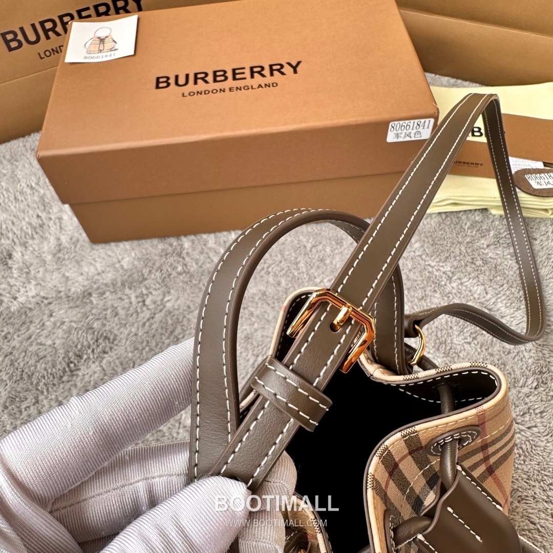 Burberry 184160 Small Bucket Eco-Friendly Synthetic New Color Bag 버버리 184160 스몰 버킷 친환경 합성 소재 뉴 컬러 18.5cm 15