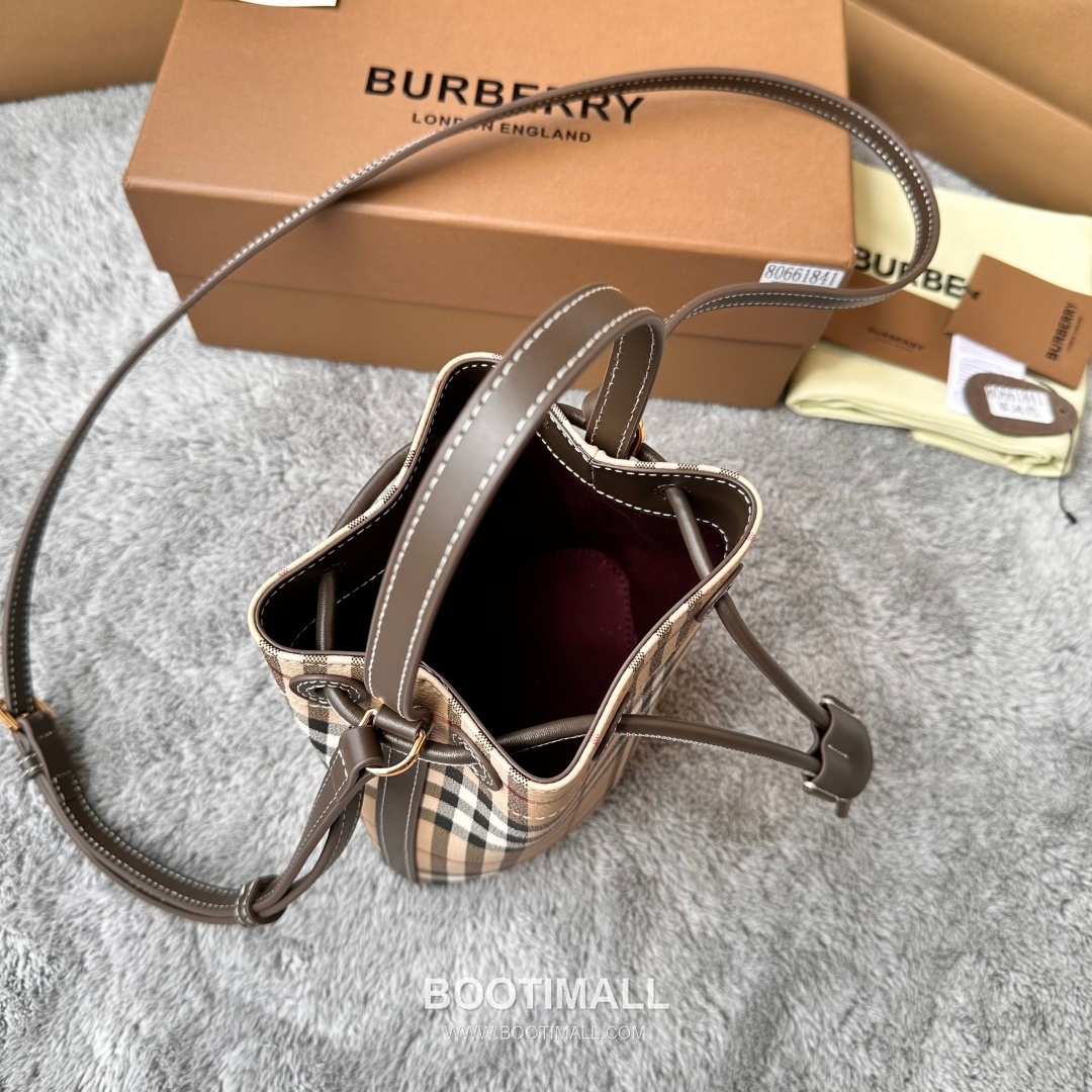 Burberry 184160 Small Bucket Eco-Friendly Synthetic New Color Bag 버버리 184160 스몰 버킷 친환경 합성 소재 뉴 컬러 18.5cm 16