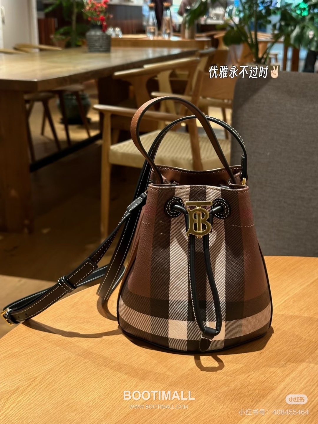 Burberry 184160 Small Bucket Eco-Friendly Synthetic New Color Bag 버버리 184160 스몰 버킷 친환경 합성 소재 뉴 컬러 18.5cm 4