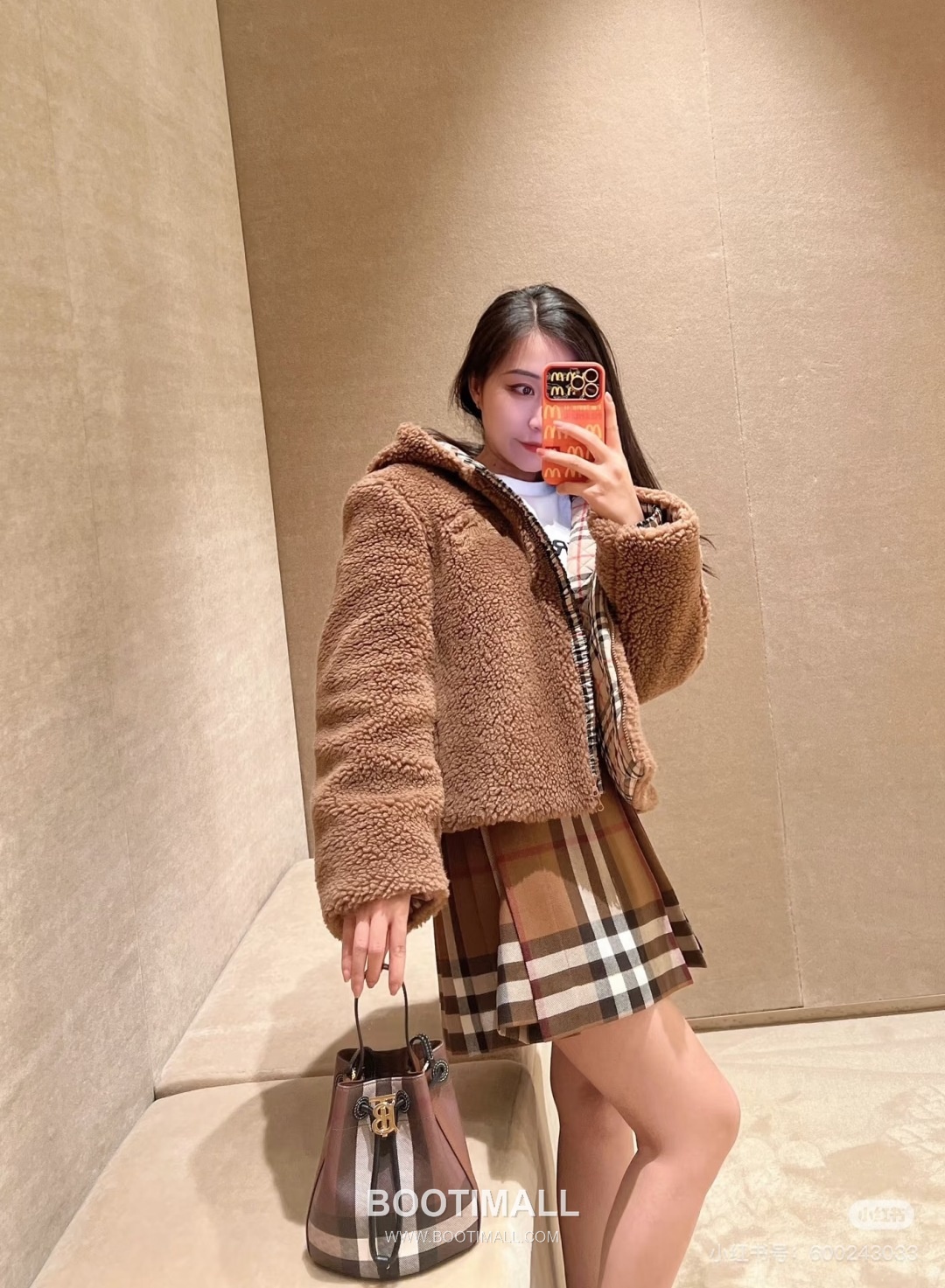 Burberry 184160 Small Bucket Eco-Friendly Synthetic New Color Bag 버버리 184160 스몰 버킷 친환경 합성 소재 뉴 컬러 18.5cm 7