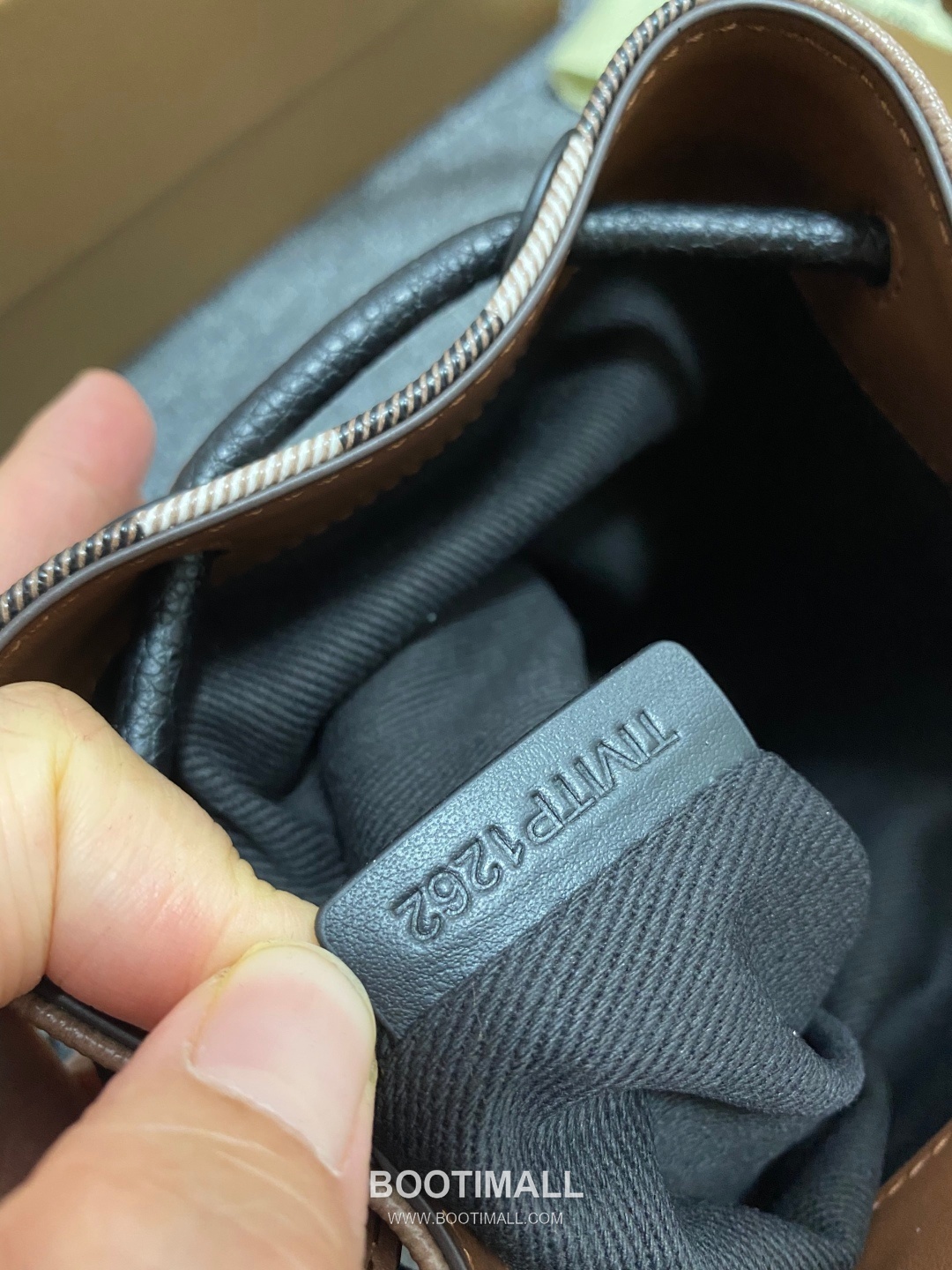 Burberry 184160 Small Bucket Eco-Friendly Synthetic New Color Bag 버버리 184160 스몰 버킷 친환경 합성 소재 뉴 컬러 18.5cm 16